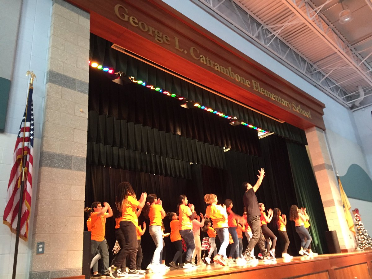 Wonderful performance by the <a href="/ElementaryGlc/">GLC Elementary</a> students and staff for the <a href="/LBpublicschools/">Long Branch Public Schools</a> &amp; <a href="/Peekapak/">Peekapak | Wellbeing Education</a> SEL Summit today!!! Go Green Wave!!! 🙌🏼💚#wcmm #SEL