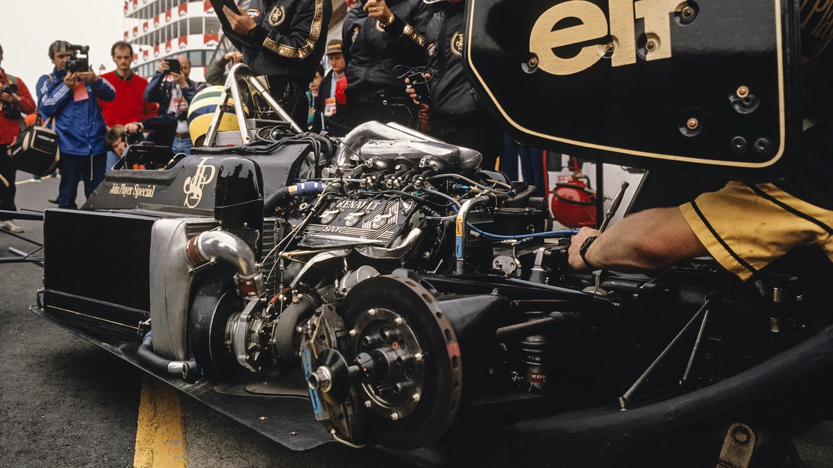 8Js_Official's tweet image. The Renault EF15B turbocharged V6 engine, capable of creating 900 bhp, truly a thing of beauty !

#8Js #LotusF1