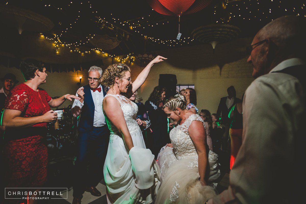ChrisBottrell's tweet photo. You ladies rock! #samesexwedding #norfolkweddingphotographer #huffpostweddings https://t.co/ozTi0tO7BQ