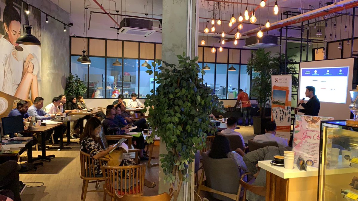 Hillstone_Net's tweet image. Hillstone Networks regional sales director Henry Sin and sales engineer Ho Yeow Sin presented Hillstone enterprise network security and risk management solutions at event Cyber Security Threat : Securing Privileged Access &amp;amp; Reducing Digital Risk. 
#securitythatworks