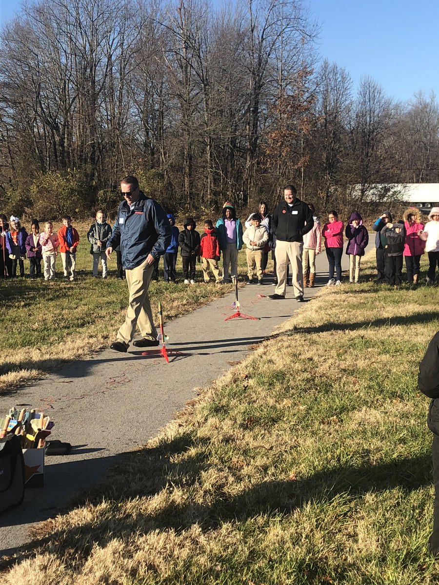 5th grade STEM rocket building and launch with our community partners at Dynacraft. <a href="/JREJagPrincipal/">stephen howard</a> @JCPSAsstSuptES1
