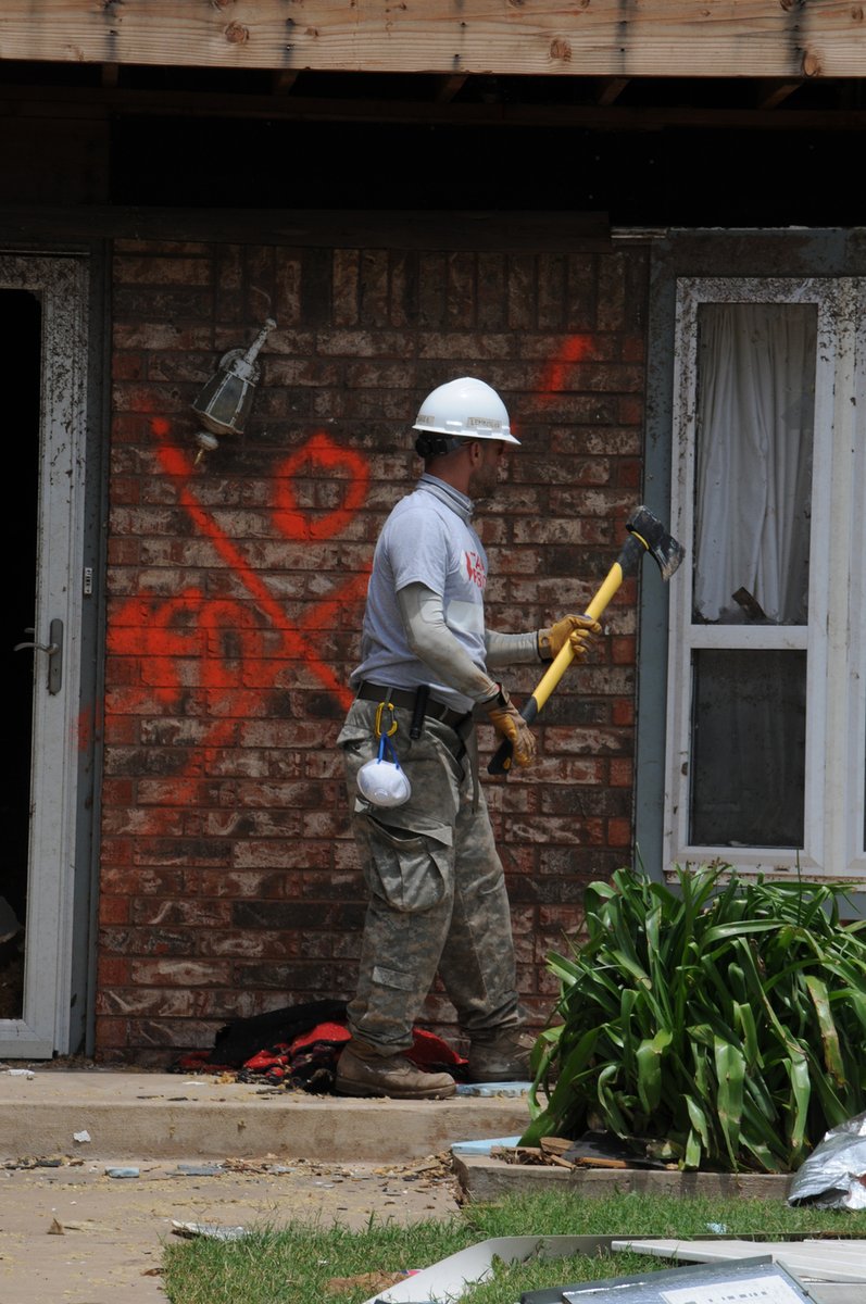 fema's tweet image. It’s #InternationalVolunteerDay! Thank you to all the volunteers that donate their time and effort to help communities prepare for &amp;amp; recover from disasters.

If you’re looking for an opportunity to get involved in your community, check out @NationalVOAD: nvoad.org