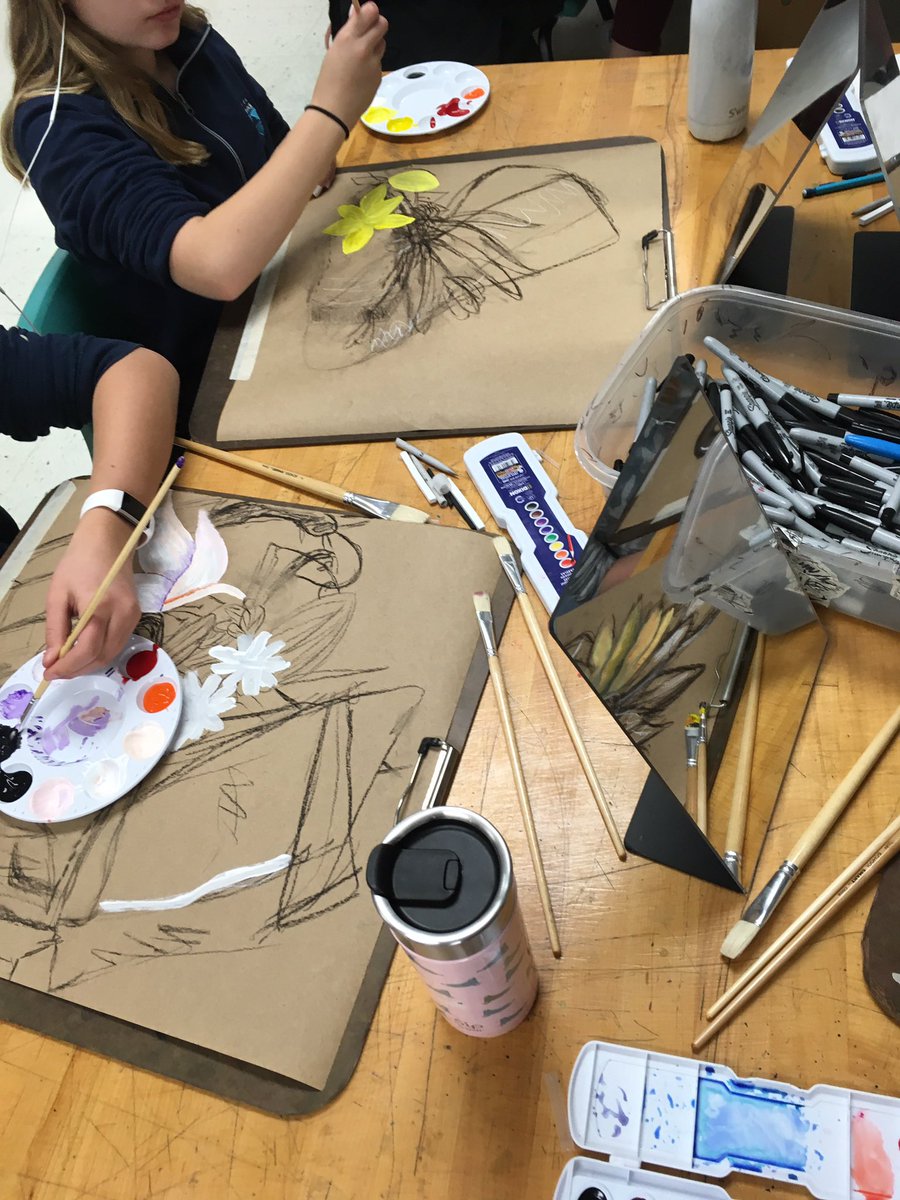 NathansonTed's tweet photo. Chasing Leonardo part 4: working over our still life drawings with monochrome tempera. #noms https://t.co/L5YgWdPBPt