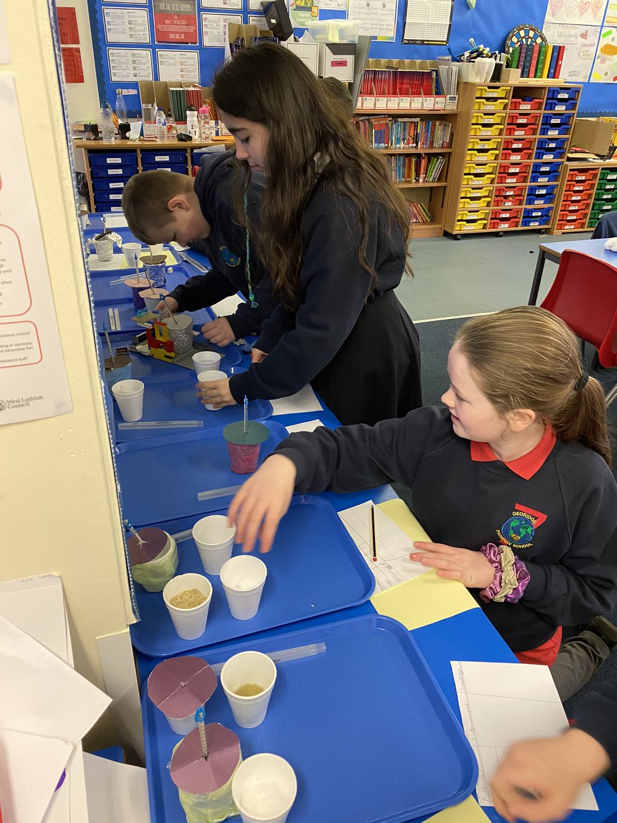 mistersinc's tweet image. 🧊 🧊 🧊 Today we were experimenting to find out the best materials to insulate an ice cube and stop it melting. We were recording the temperature throughout the day and some cubes were still intact 4 hours after we started! 🧊 🧊 🧊 @WL_STEM @dedridgeps #deepspacediary