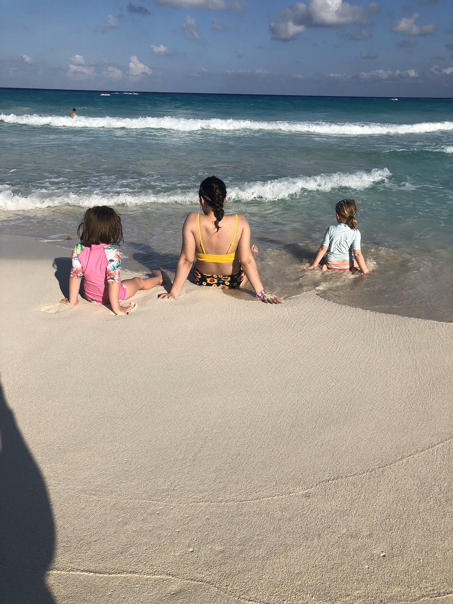_JillyFaith's tweet photo. 12 more days until I’m back in paradise with @PresidentBhavin 💛 https://t.co/MoUYQGD1nT