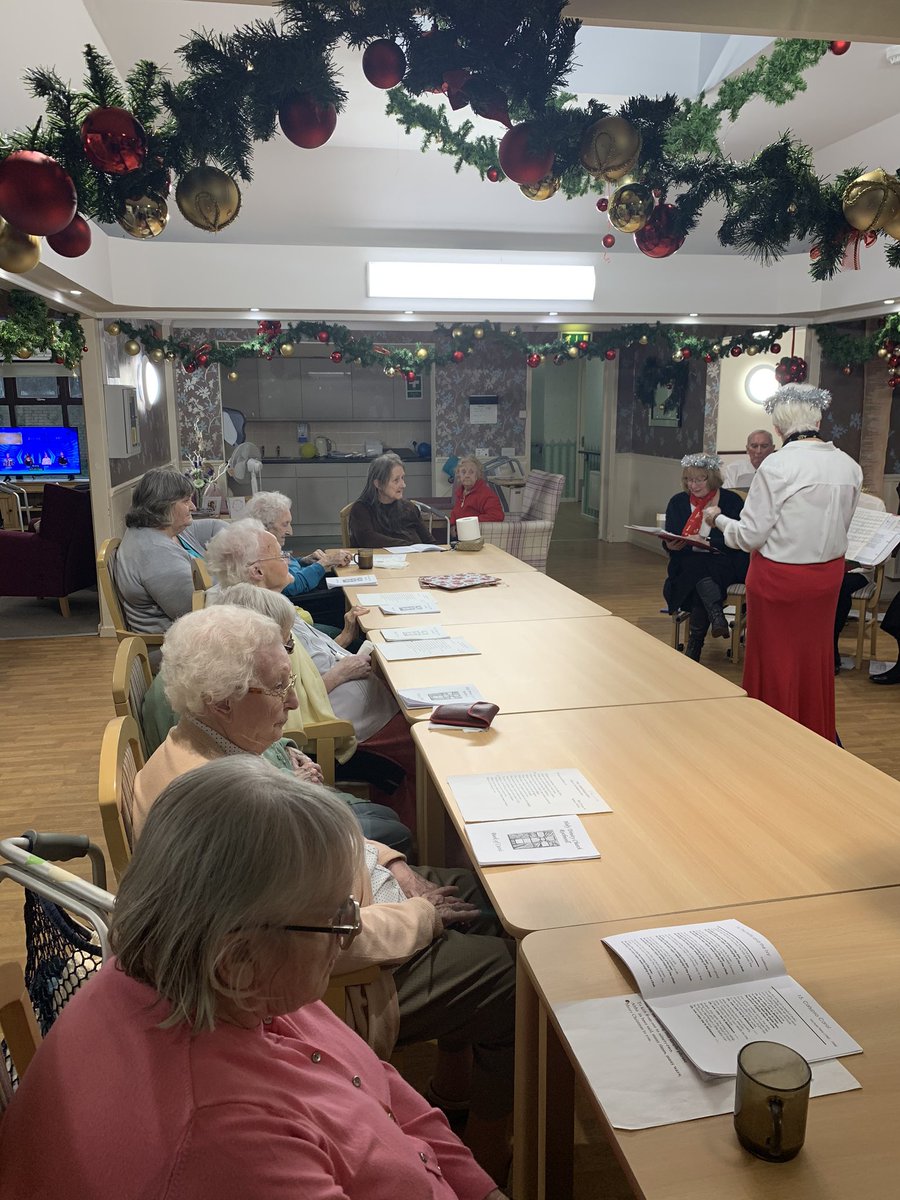 Our residents had a lovely afternoon singing carols with Rothwell’s Jubilee Choir @care_lcc #LCCCaredeliveryservice #gettingfestive #christmastime