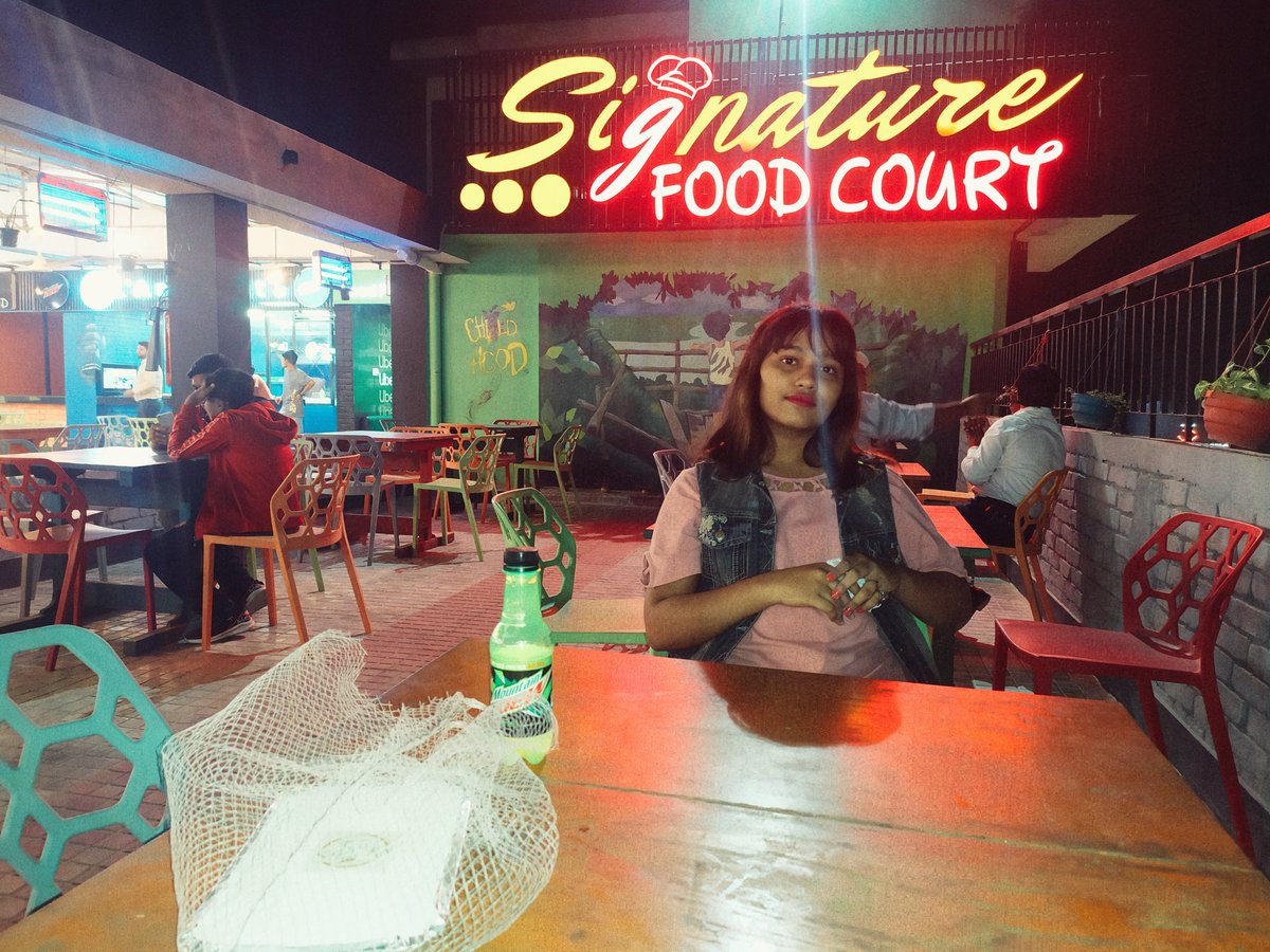 tuku_m's tweet photo. Good day
#foodcourt
#Bangladesh
#TukuM
#bdfemalerapper https://t.co/M0H4ALa4Q9