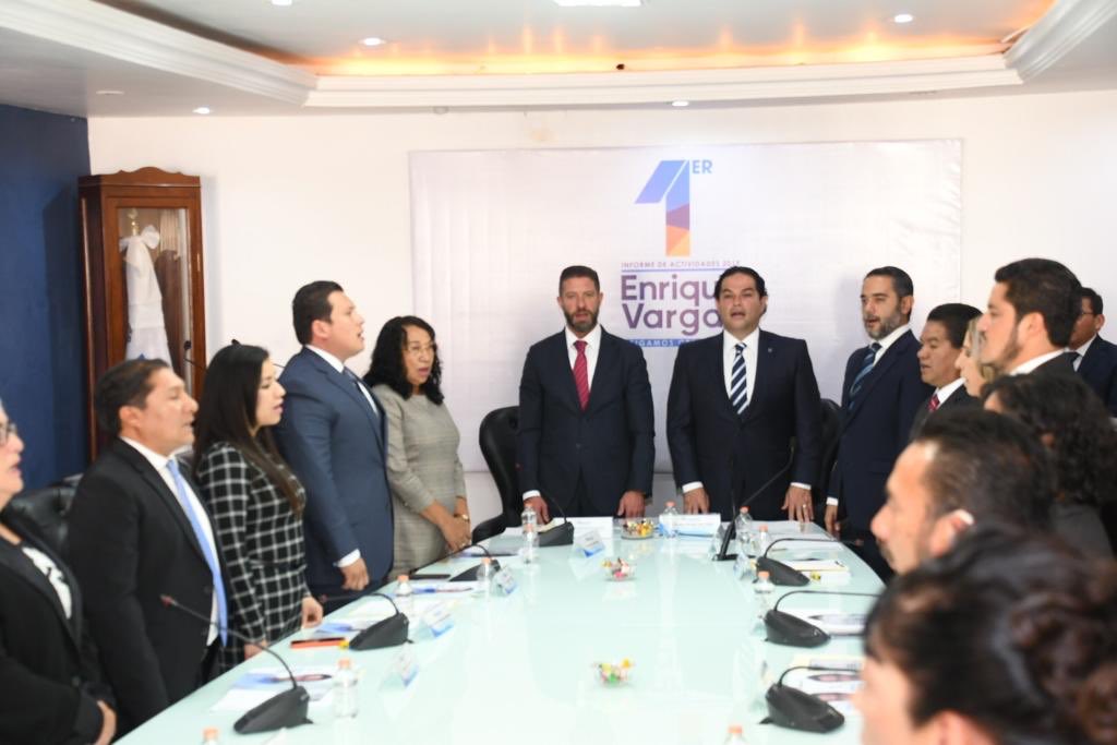 AndresMassieu's tweet image. Con la representación del Gobernador @alfredodelmazo y en mi carácter de Comisionado Regional, asistí al 1er Informe de Gobierno de @EnriqueVargasdV, Pte. Mun. de @HuixquiGob. El trabajo cercano y coordinado entre el municipio y el @Edomex está dando resultados. ¡Enhorabuena!