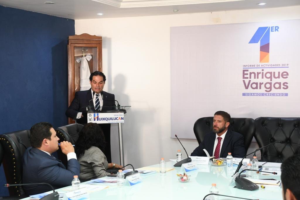 AndresMassieu's tweet image. Con la representación del Gobernador @alfredodelmazo y en mi carácter de Comisionado Regional, asistí al 1er Informe de Gobierno de @EnriqueVargasdV, Pte. Mun. de @HuixquiGob. El trabajo cercano y coordinado entre el municipio y el @Edomex está dando resultados. ¡Enhorabuena!