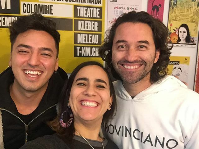 🙏💥Sonrisas que enamoran, familias que inspiran. Gracias a @julserna por sumarse a la aventura de la producción ejecutiva de mi próximos Disco y a @martagomezmusic por echarle un ojo a las canciones y darnos la bendición.✊🙏 🇲🇽Ahora nos vamos pa #mexico y #colombia con muc…