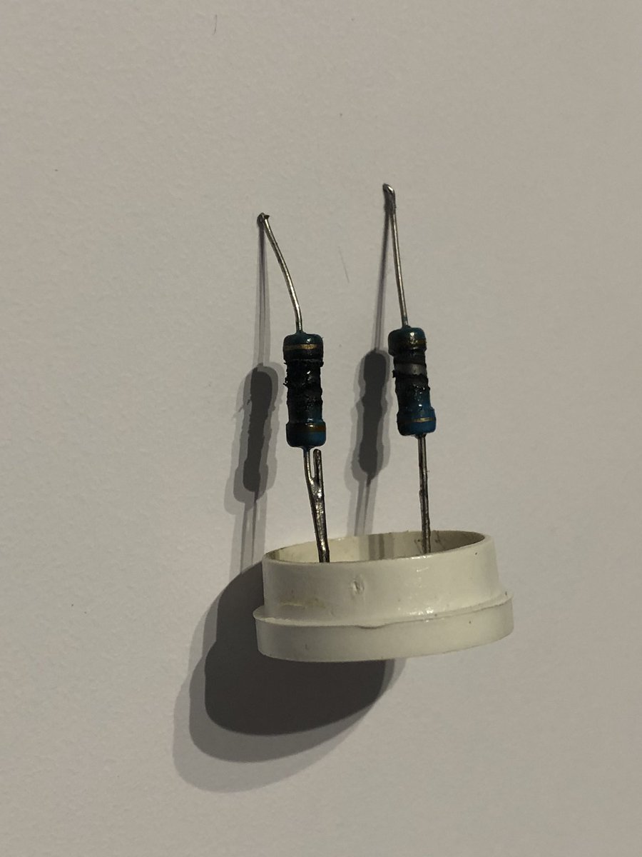 Und mein ESPtako läuft auch. Hat zwar meine billige China LED gekillt, aber mit vernünftiger Last, schaltet das SSR auch ab. Jetzt nur noch auf das 5V Netzteil warten und dann kann das auf die Hutschiene.
#Tasmota #homeassistant