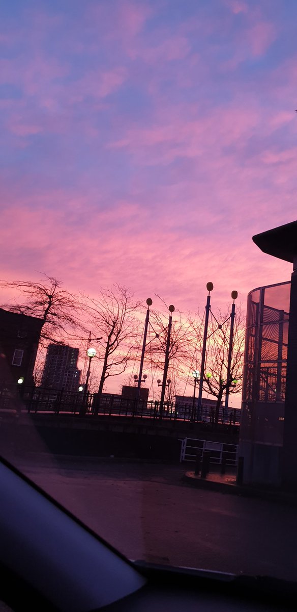 Beautiful sky early this morning over the quays..🌌📷