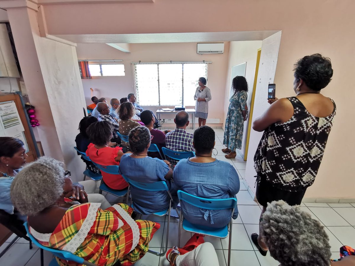 CTM_Martinique's tweet photo. #Visite Grande satisfaction de la délégation sur la réalisation et la qualité des ateliers financés par la Conférence des Financeurs de Prévention de la Perte d'Autonomie ! 👍😊
 #ANAH  #DJSCS  #CapNord #CTM #ARS #IRCOM #CAESM #CACEM #SSI  #CGSS #MutualitéFrancaise https://t.co/G0ntI49Mxn