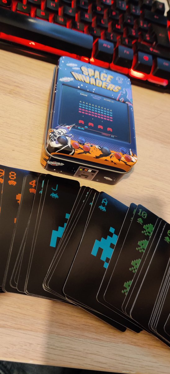 FRAziat's tweet photo. @JDGBox #jdgbox Cinquième jours du #Calendrierdelavent #calendrierdelaventjdg Des cartes #spaceinvaders 😍 https://t.co/nSO23ZgIJL