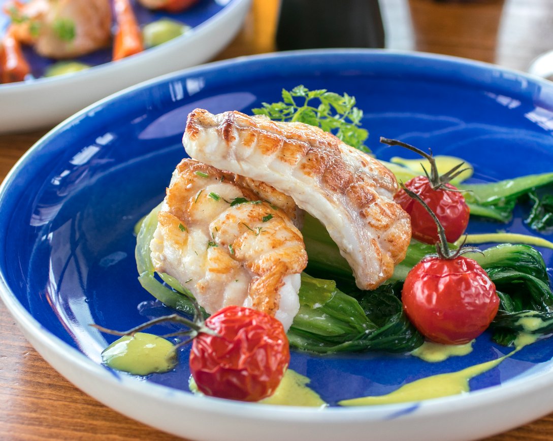 They say that actions speak louder than words: tell a special person in your life how much you care about them by surprising them with a dinner at Aqua!

Award-Winning Seafood and Spectacular views are the most romantic combination.