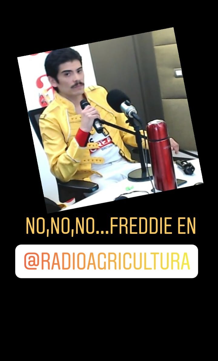 telodamus's tweet photo. El espíritu de Freddie en @AgriculturaFM #ElPlanDelProfesor con @sebapuga https://t.co/kpQGnCu5Yn