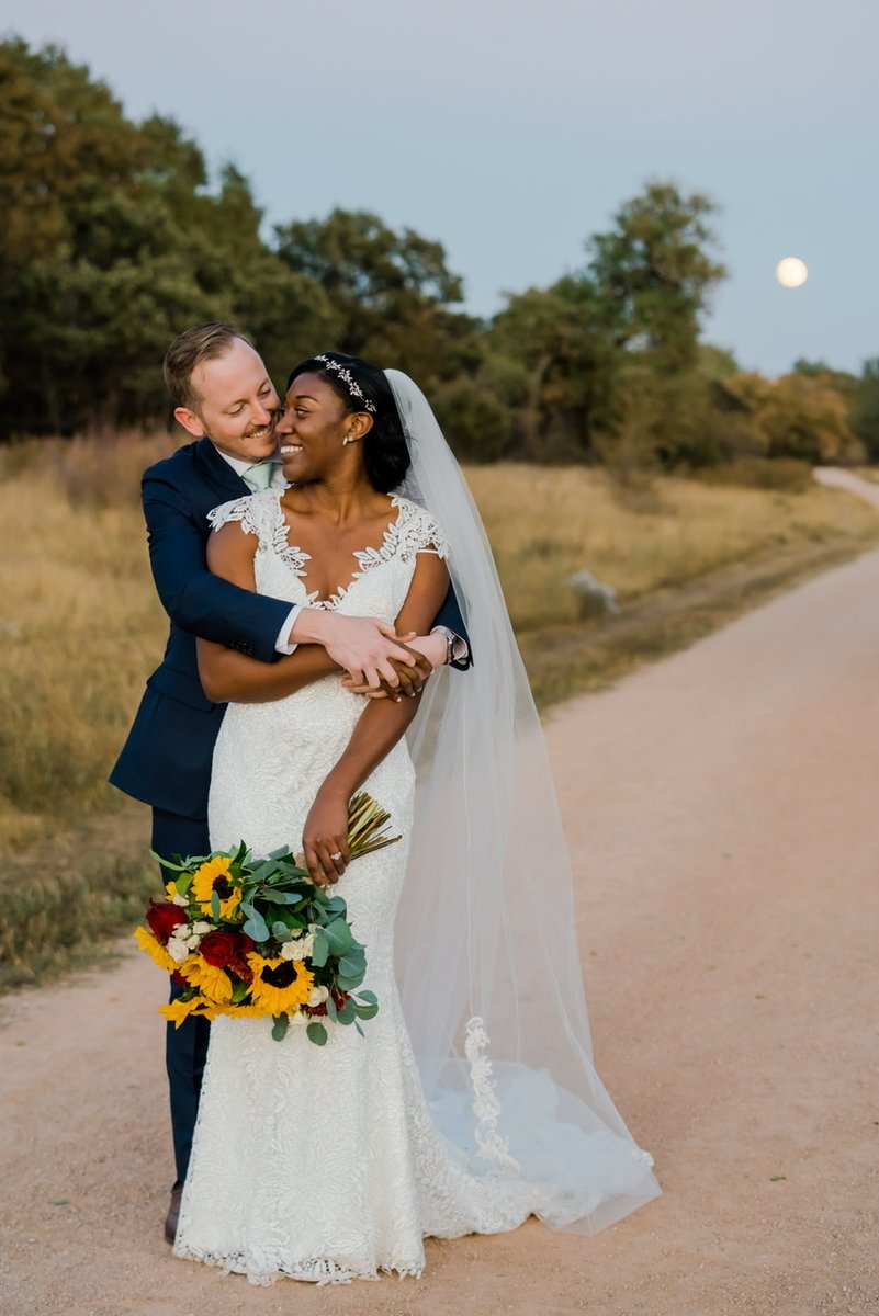This beautiful couple kept each other warm under a rising harvest moon. 
•
•
•

#amandalambphoto #coloradoweddingphotographers #happythursday #gettingmarried #weddingportrait #fall #weddingplanning #happythursday