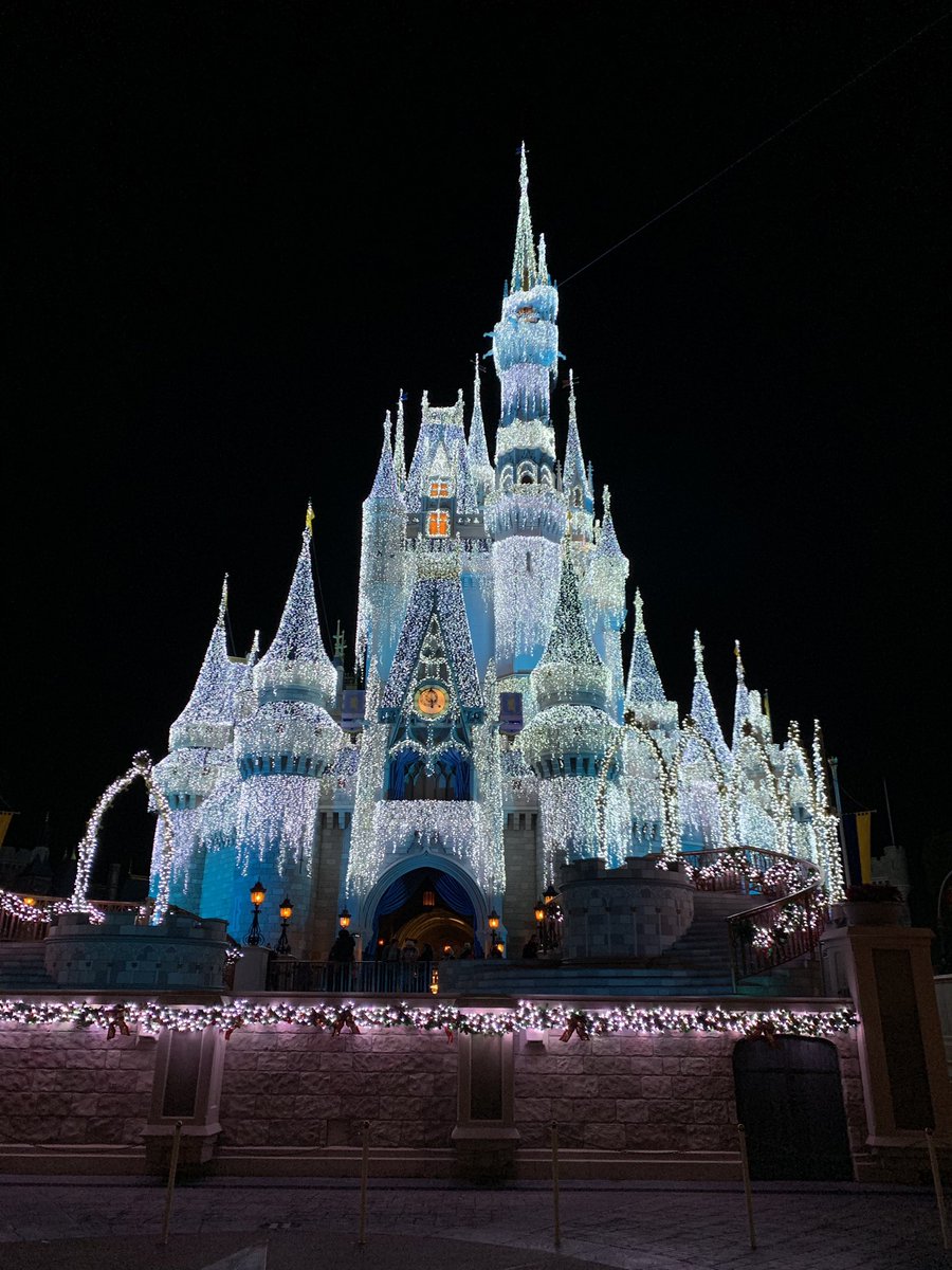 Such a beautiful castle #CinderellasCastle #MagicKingdom #Disney