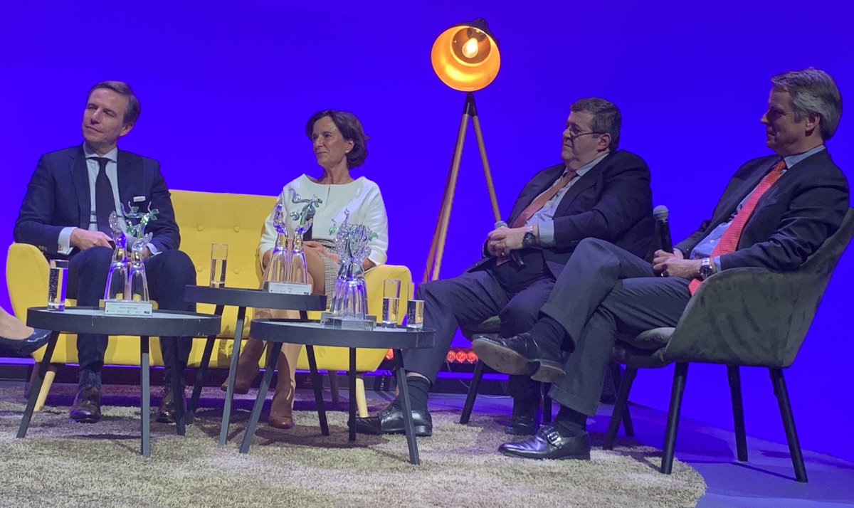 fdelaplace's tweet photo. Drie kansen op vier dat een drankenproducent vanavond de Family Business Award wint. Inex, Duvel en Spadel moeten alleen vrezen dat Niko het licht uitdoet. #fba19 #familybusinessaward #ey @tijd @lecho #bnppf https://t.co/vSX3mz4IF1