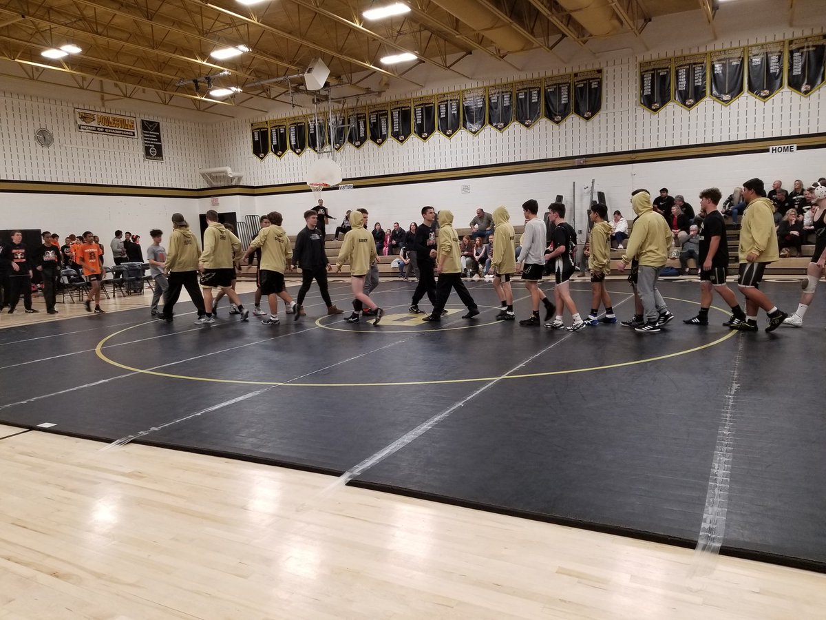 PHSFalcons18's tweet image. First win for the Falcon wrestling team🖤💛 #WeRAISE #Poolesville #falconsflyhigh @MrCarothersPHS @PHSathletics