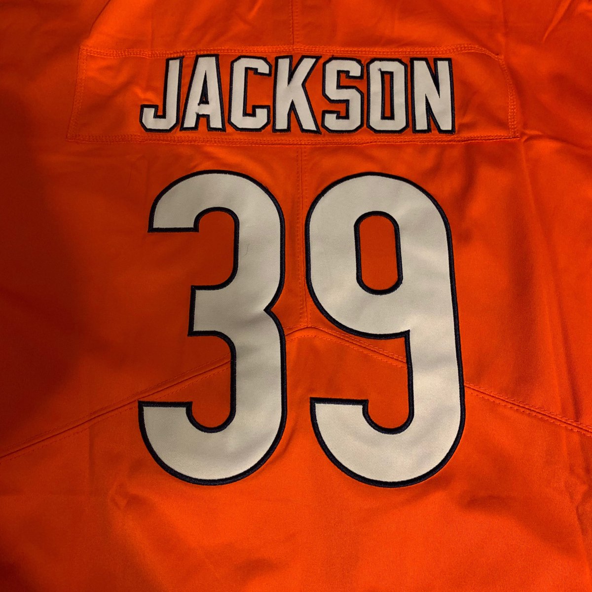 ChiSportsDay's tweet image. If Eddie Jackson gets a turnover tonight, we’re giving away this jersey!

RT &amp;amp; follow to enter. 🐻⬇️