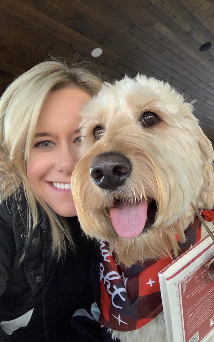 KentuckyLacy's tweet photo. I got to see Tuck from @SmithLifeLegacy today! And @jdlbryant too! #funeralservice #grieftherapydog #goldendoodle #Tennessee 💙 🐶 ⚰️ https://t.co/SFOPy5QuVq