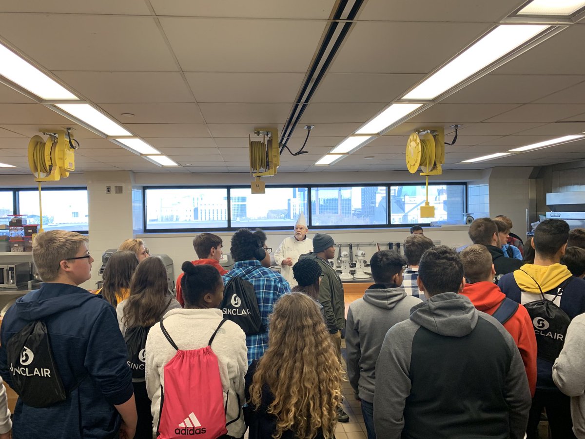 dironchef's tweet photo. ⁦@SinclairCC⁩ Chef Frank with 40 Fairmont High School students https://t.co/UVuGrxDPLp