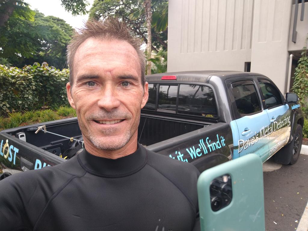 davesmetaldete1's tweet image. Cellphone lost over night in 6-7 ft of Pacific Ocean &amp;amp; IT STILL WORKS!😲 #Apple #appleiphone11proMax @Apple @AppleSupport @appleiphone_11