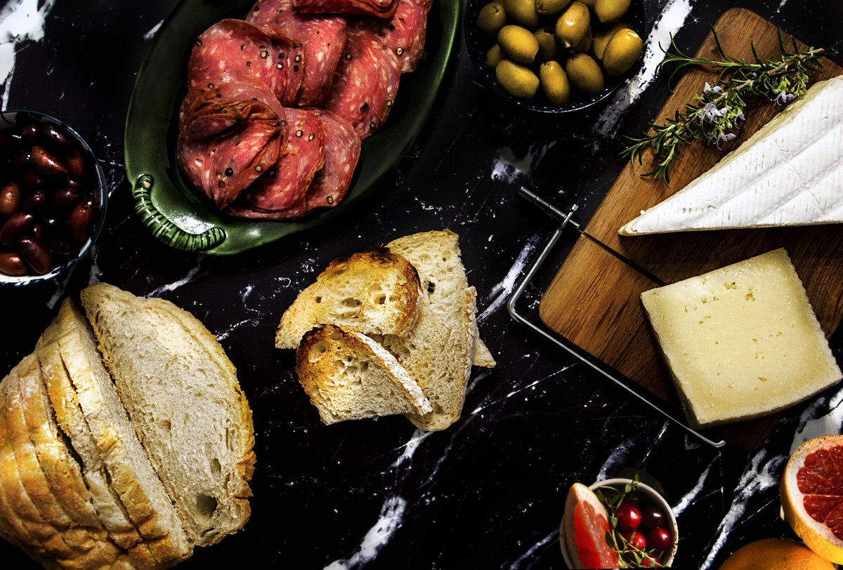 CapitalBakingCo's tweet photo. Did you know our sliced breads make great bruschetta? Liven up your next holiday get together with our Sourdough Wheat, lightly toasted &amp; paired with your favorite meats &amp; cheeses! Find us in your local Giant deli today! 

#realbread #food #sourdough #party  #artisanbread #follow https://t.co/pJZ56buLAo