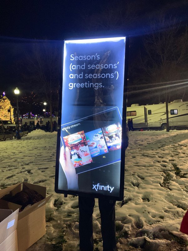 GBR_Cass's tweet image. Make sure to look out for the @xfinity walking billboards at the Boston Common Tree Lighting tonight! Grab your reindeer antlers and don’t forget to Download the #XfinityStreamApp