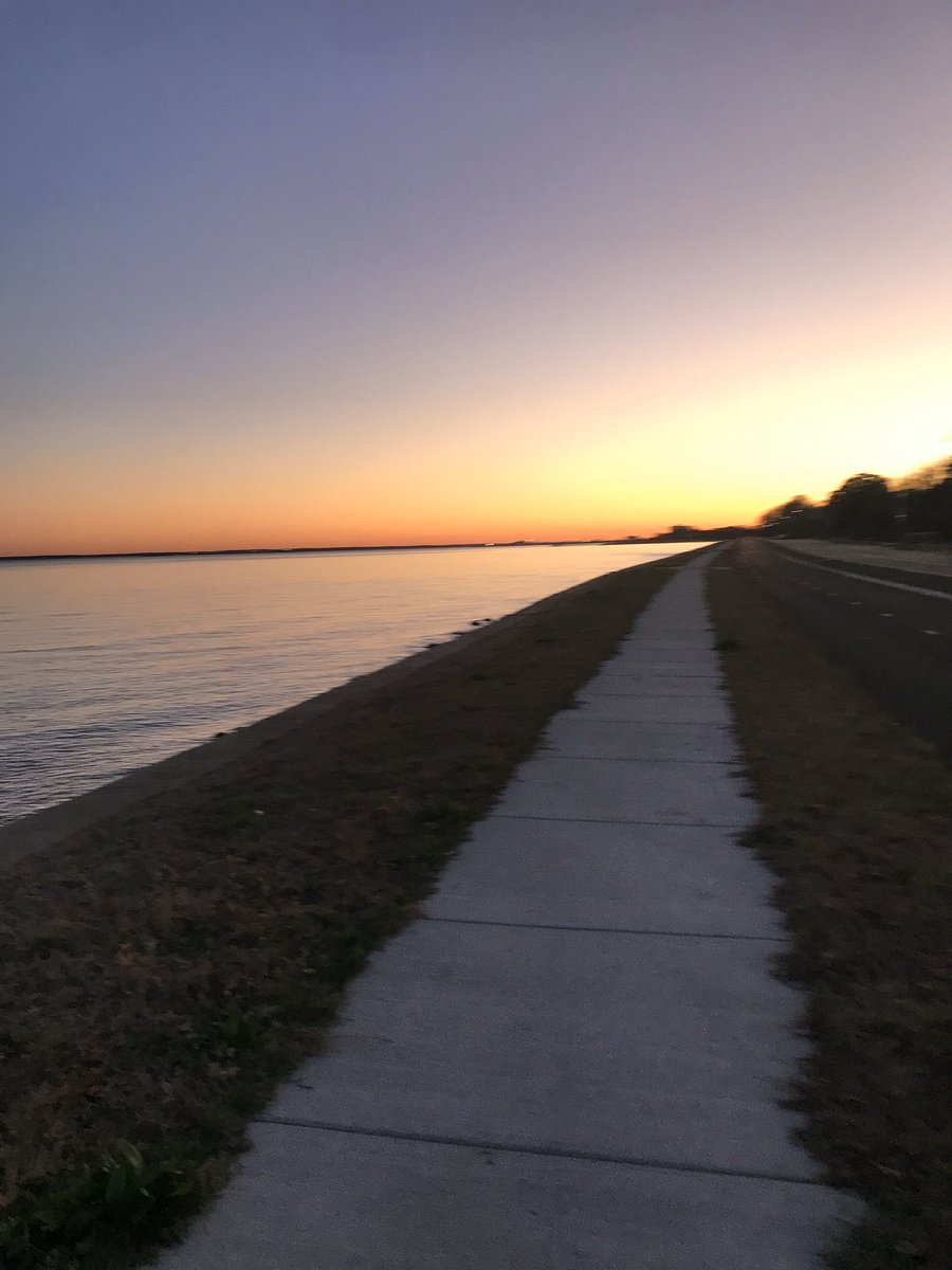 jillianhdz's tweet photo. I told @eakreider a goal I had for next year. Not only does she support me and hold me accountable, she’s joined me for each run this week. #GetYouACross #ButNotMine https://t.co/ofkshkqwKp