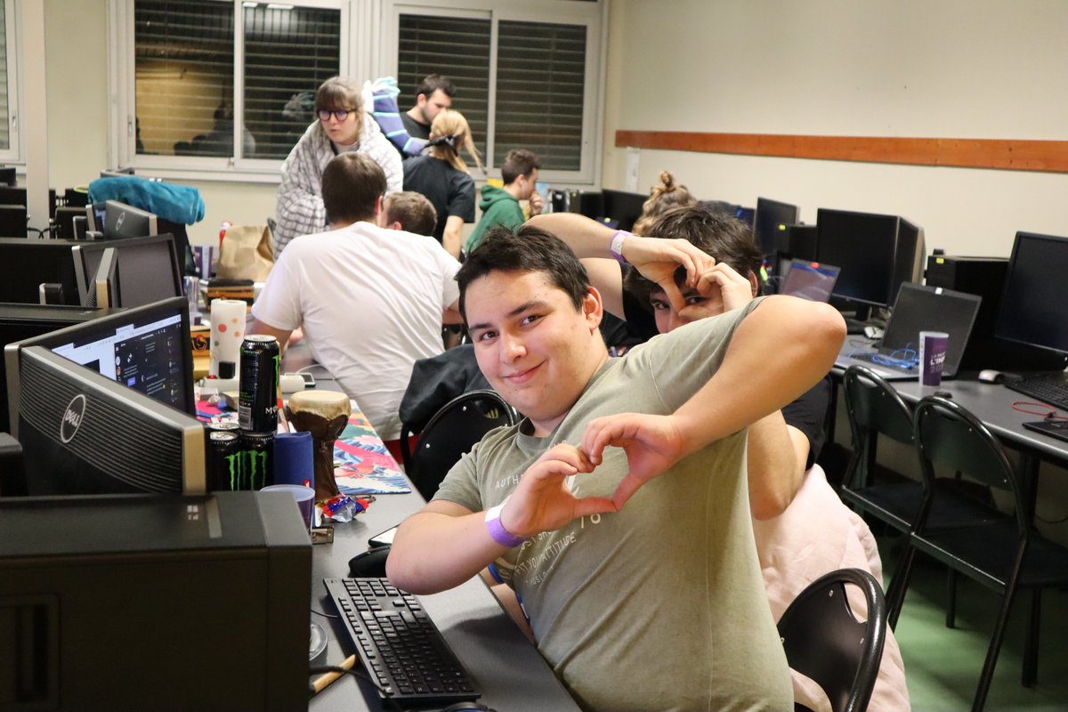 CCogite's tweet photo. Une équipe pleine d'amour prête à vous accueillir 🥰#DefiJobOpp @JobOpportunIT_ https://t.co/y8auN2VE3z