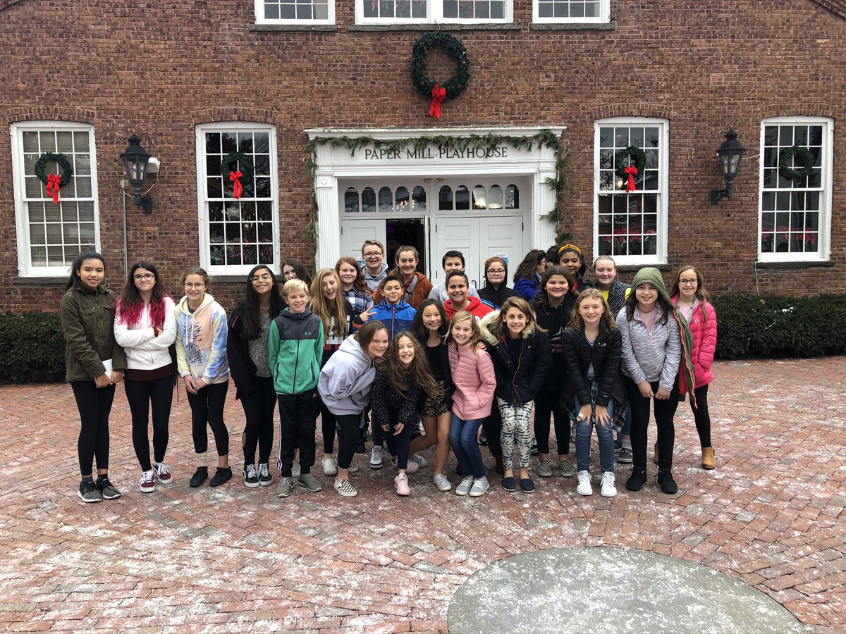 StsDrama's tweet photo. We had an awesome trip to the Papermill Playhouse to see Cinderella.thanks STAR Foundation!   #stswarriors. #stsdrama. https://t.co/NuiHTMPIQR