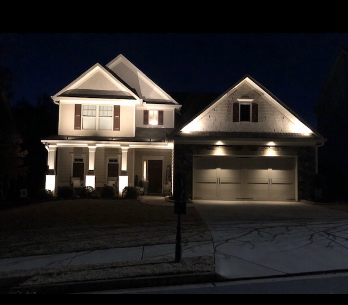 SouthernLLS's tweet photo. Another happy client.  Landscape lighting brings your home to life at night.  #sollos #halco #gardenlightled #universallightingsystems https://t.co/iYpXU7VXJO