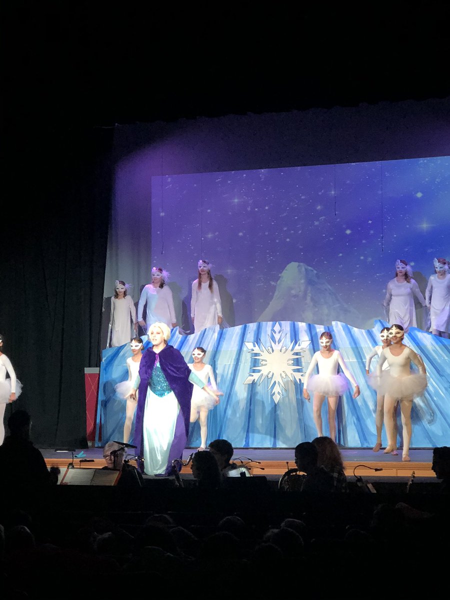 floyd4edu's tweet photo. What a wonderful performance this morning! @Mrs_Counsellor @Colls_MrGross @MrHartung @CollsSchools @colls_tatem #tatemtweets #collsedu https://t.co/WRfxB4PeaN