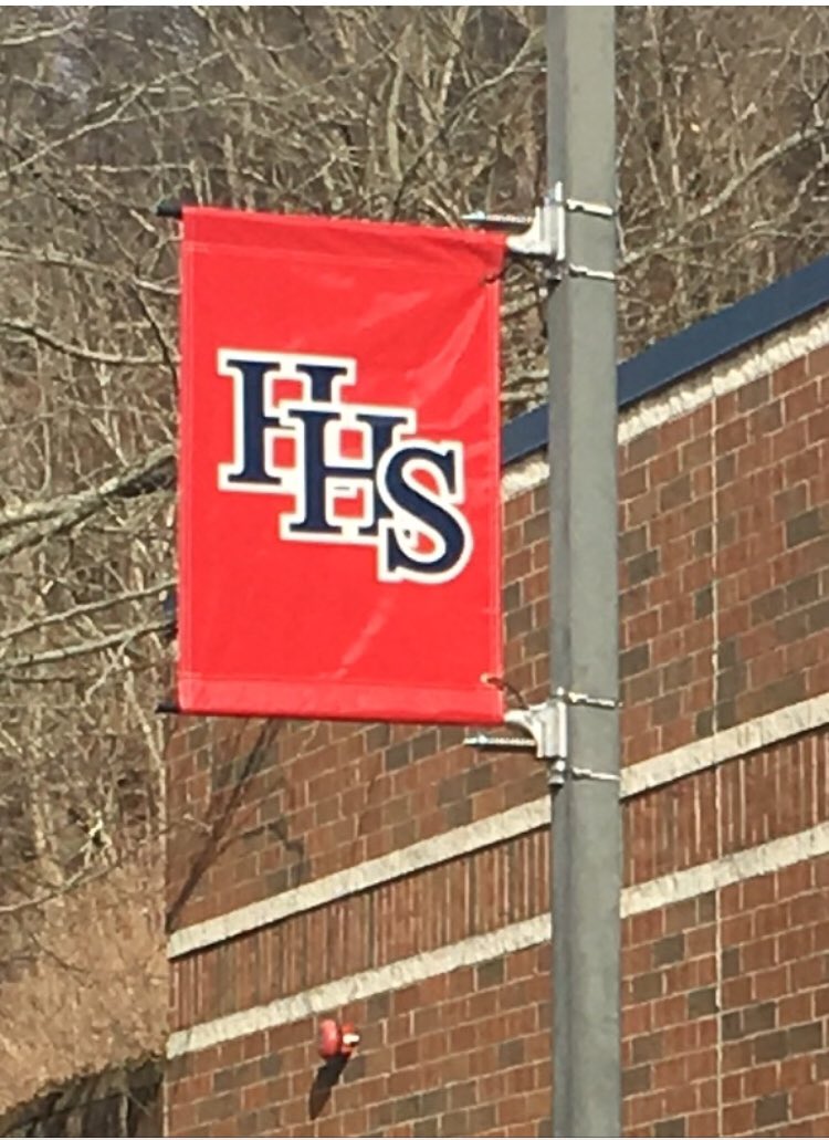 HundredHornets's tweet photo. Janna Huggins and Rachel Snedden have been working on banners for the town and school.  This is part of the Project Epic grant that Mr. Rush and his students have been working on. Thank you Cody Soles for helping Mr. Rush mount the brackets.  @wetzelcs @WVeducation  #wvcte https://t.co/gsY9CGEiPI
