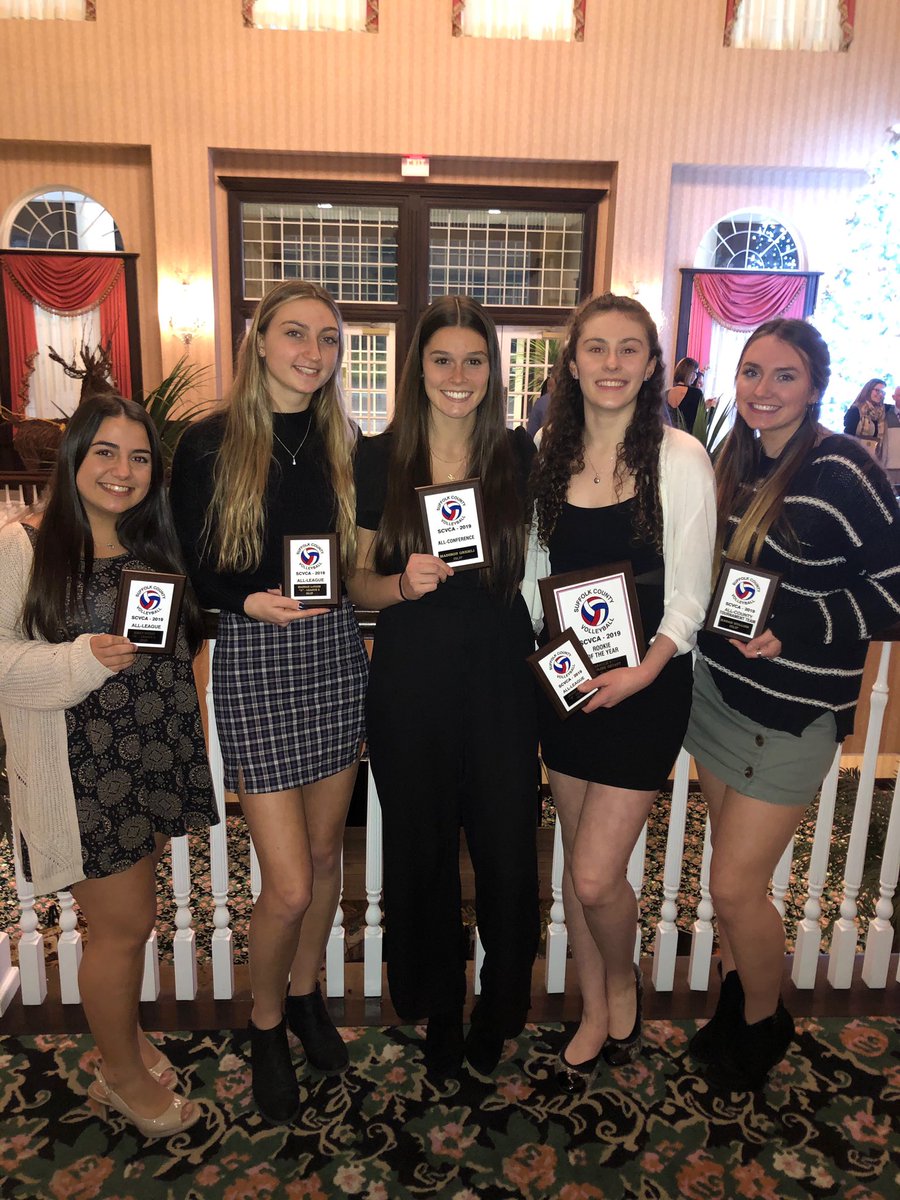 IslipVolleyball's tweet photo. Our 2019 season award winners recognized at the SCVCA county dinner! Madison Gremli All Conference, Hannah Lepage All league, Jackie Bryant All league &amp; Rookie of the Year, Emily Vitale All league, Karah Mullins All Tournament, Anna MacGibbon All League #IslipPride https://t.co/uglVpEpN5v