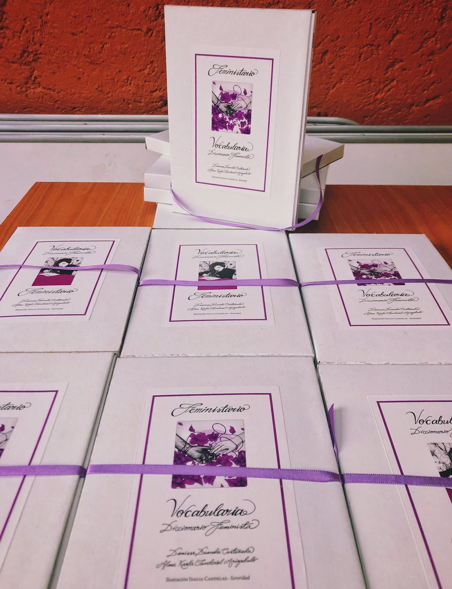 ciesas's tweet photo. De la A a la Z... ¿cuántos conceptos feministas conoces?
De manera creativa los libros “Feministario” y “Vocabularia”, de @AlmaKarla y Denisse Buendía, reúnen palabras que a menudo se escuchan pero se desconoce su significado.
En estos momentos se presentan en #CIESAS222. https://t.co/4Ep8qkPqLv