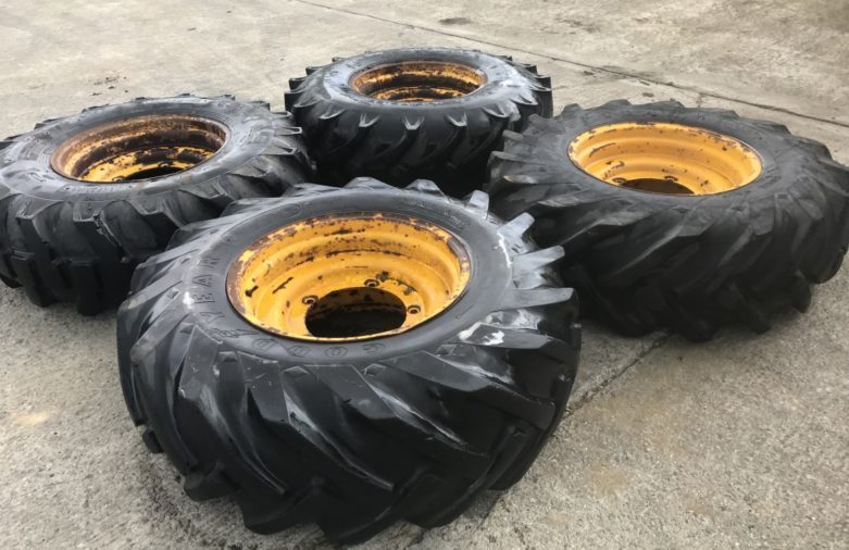 Recently added - JCB Telehandler Wheels and tyres ,24 inch: Found on UK Plant Traders C/w good tyres and rims,5 stud ,24 inch,fits most jcb Telehandler s The post JCB Telehandler Wheels and tyres ,24 inch appeared first on UK Plant Traders. dlvr.it/RKlbxZ