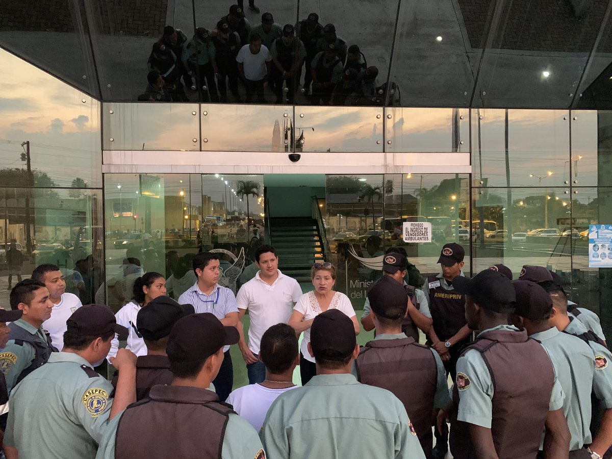 ameripriv's tweet photo. Quiero hacer un agradecimiento público a la @PoliciaEcuador y la @FiscaliaEcuador por el excelente trabajo incansable y dar con el Paradero del asesino de nuestro compañero, ahora está en las manos de las autoridades que ejercen justicia, de hacer que este crimen sea juzgado. https://t.co/IghxF6PMlq