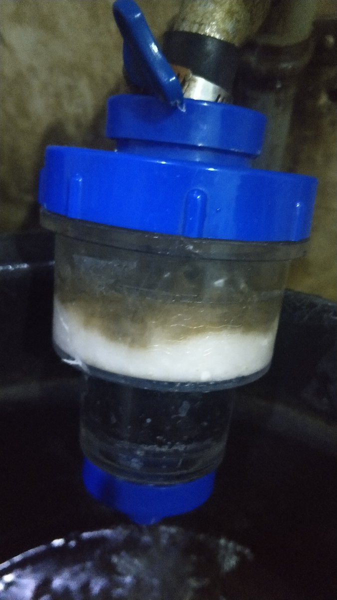 Wes lebih berbulan bulan air PDAM kyk ngeneee teeeruus. Pagi siang malem, air e butek kyk air selokan. Piye iki jal <a href="/PDAMSurabaya/">Perumda Air Minum Surya Sembada Kota Surabaya</a> ? Call center di telfon jam kerja ya tak ada respon <a href="/e100ss/">Radio Suara Surabaya</a> <a href="/SapawargaSby/">Sapawarga Kota Surabaya</a>