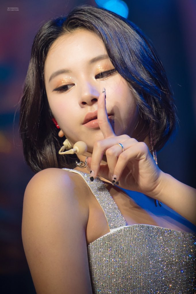 chaeyoungpic's tweet photo. the aura https://t.co/u8SOsK31gc