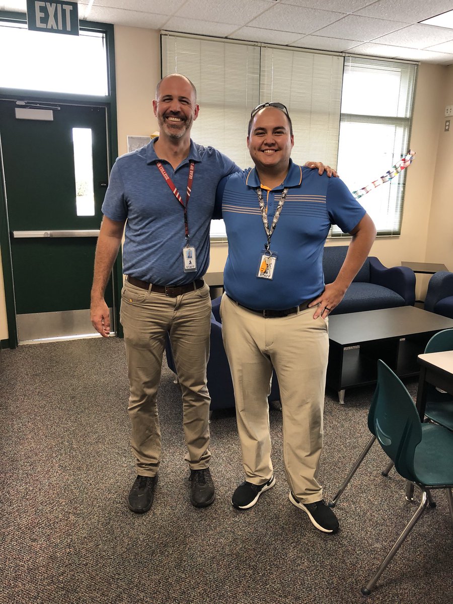 DesireeWillson's tweet photo. Kicking off our 12 Days of Spirit with twin day @RMMSbulls #rmmsfam #ASBlife #disrupttheperception https://t.co/iMDDGGqylf