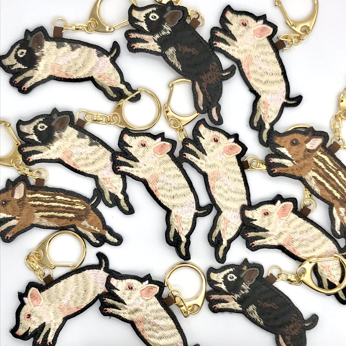 アトリエリジッタ 動物刺繍 A Twitter 幸せを運ぶブタちゃんチャーム 吉祥寺 Harry Piggy さんで開催中の 森のどうぶつ商店街 は 7日までの開催です お店ではかわいいマイクロブタちゃんとも触れ合えますよ