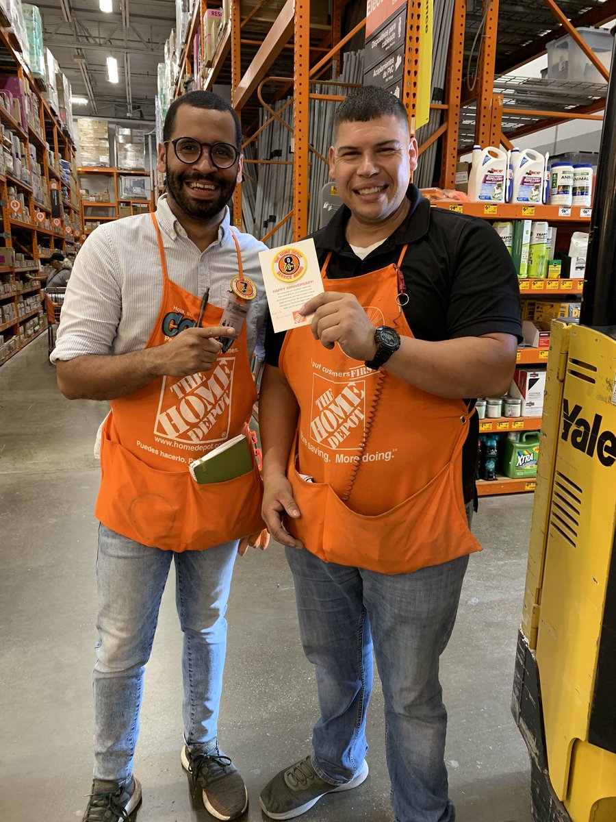 Felicidades Emilio por tus años de servicio! Gracias por lo qué haces día a día! <a href="/Jessica_asds/">Jessica Conde</a>