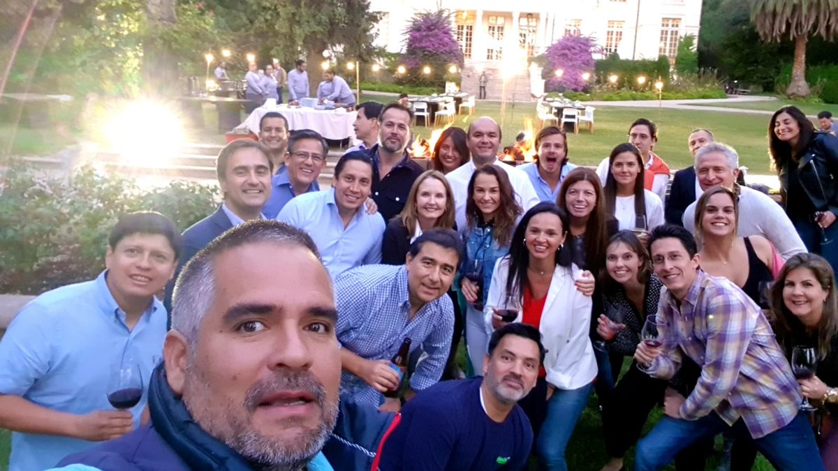 AriadnaSanahuja's tweet photo. Gran semana en Chile con el #multinationalmba #mmba visitando los viñedos de @conchaytoro y estancia en las @majadasdepirque @ESADE @UAI_CL @ProfVives @VeronicaCPaez https://t.co/P3liSOAgsl