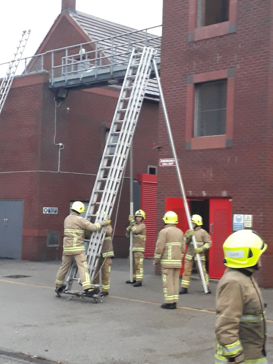 NyfrsTC's tweet photo. Day 4 of @NorthYorksFire @on-call course!! Here they are working with the 9m and 13.5m ladders! Putting the ladder up then climbing to the 3rd floor of the tower, drill book dismount under instructor supervision. #firefighters #bestjobintheworld 🚒🚒 https://t.co/j1hIDP6gNf