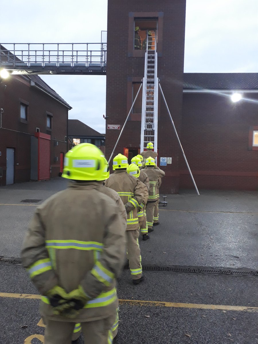 NyfrsTC's tweet photo. Day 4 of @NorthYorksFire @on-call course!! Here they are working with the 9m and 13.5m ladders! Putting the ladder up then climbing to the 3rd floor of the tower, drill book dismount under instructor supervision. #firefighters #bestjobintheworld 🚒🚒 https://t.co/j1hIDP6gNf