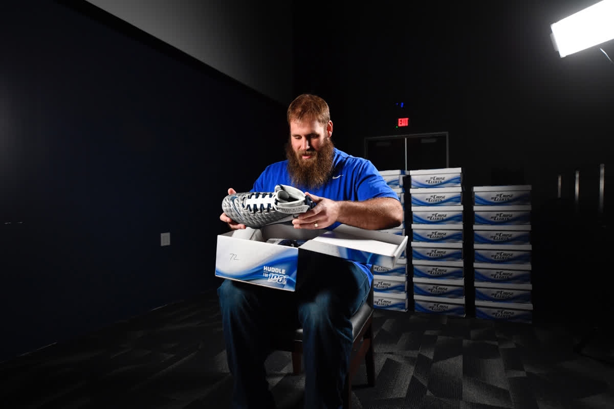 blockinghunger's tweet photo. Check out these new kicks 👞 @tfrederick72 will be repping the Blocking Out Hunger Foundation on his cleats this weekend as part of Week 14's #MyCauseMyCleats initiative! #BlockingOutHunger https://t.co/1LEKdBlX97