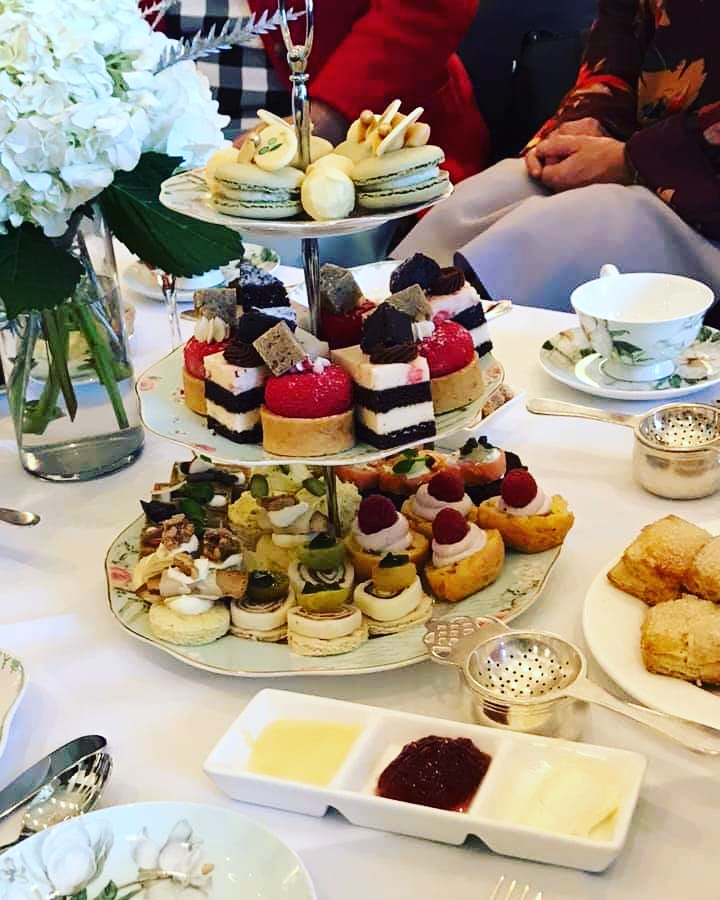 VNwasike's tweet photo. Who doesn't love holiday tea with girlfriends at the @BallantyneHotel! https://t.co/d0JvUIovfg